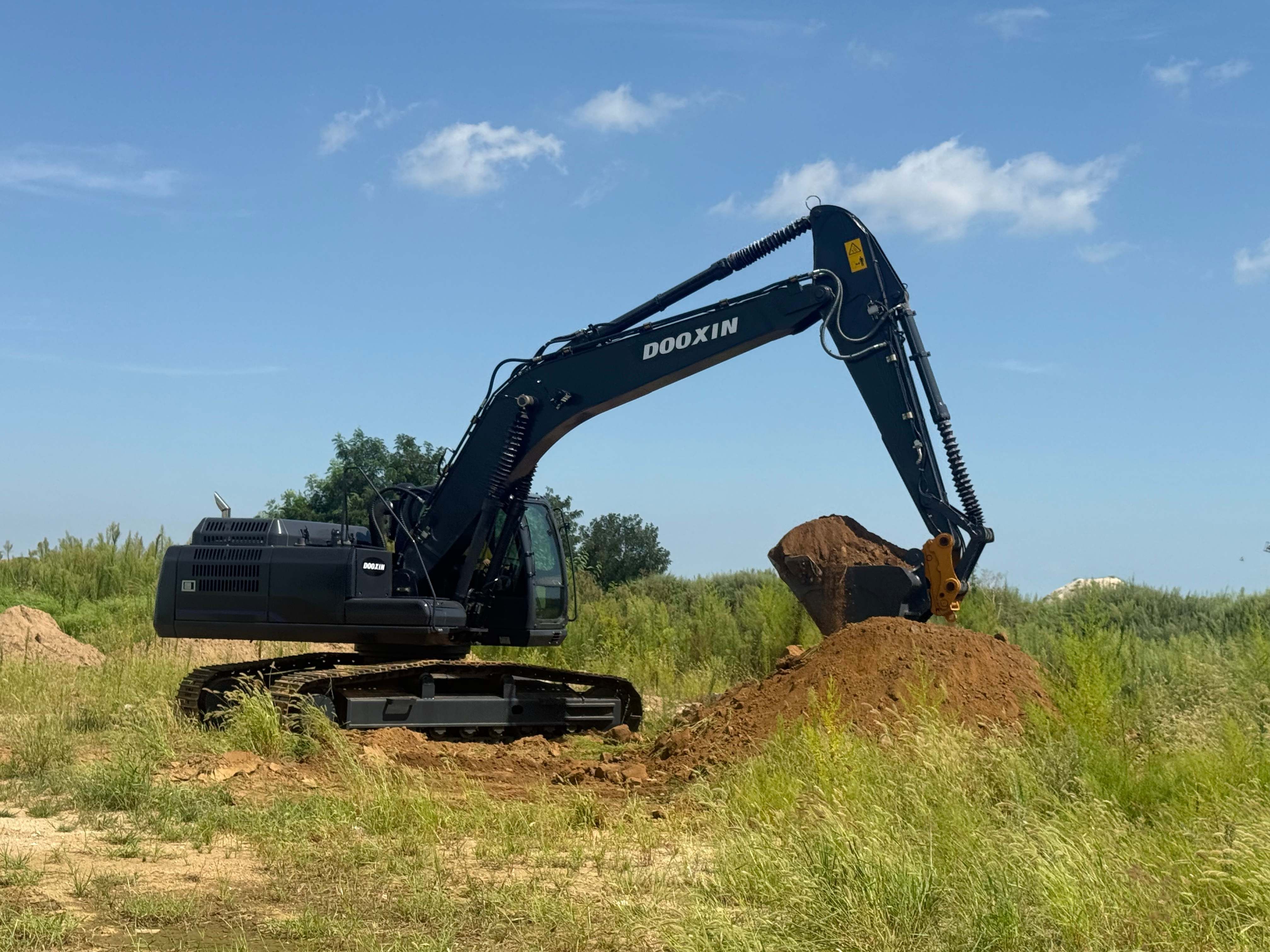 Excavador en la prueba de operación