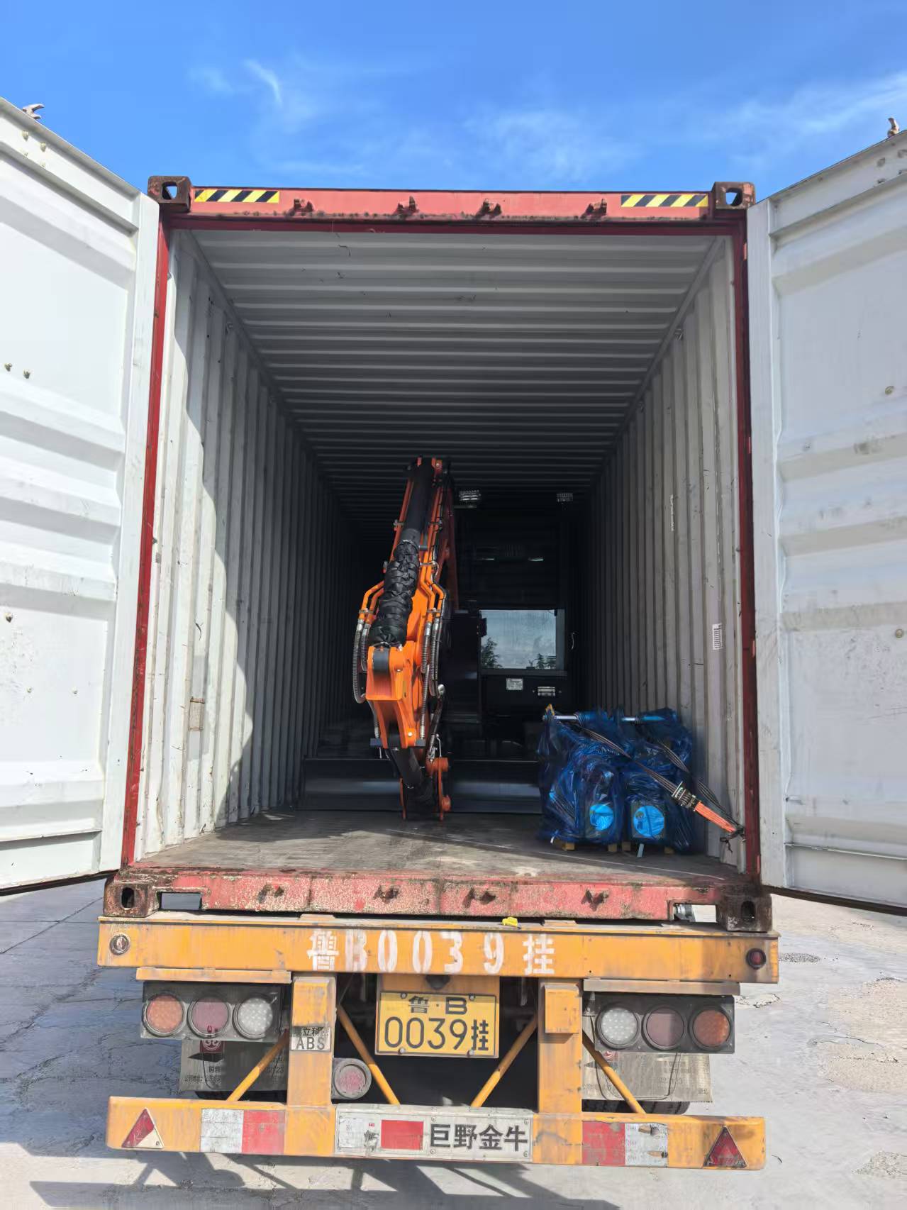 Se han enviado dos excavadoras de 6,5 toneladas