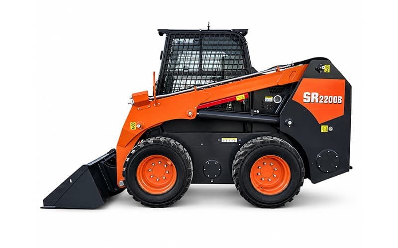 ¿Qué hace que el minicargador SR2200B sea una opción práctica para lugares de trabajo exigentes?